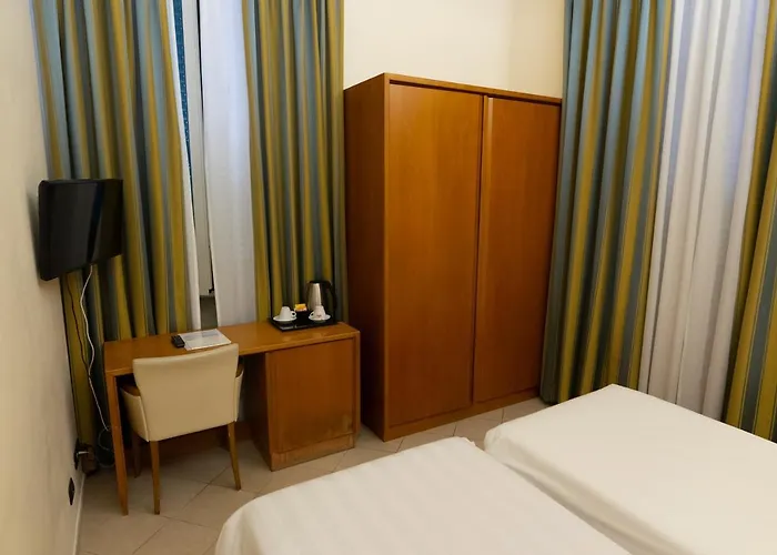 Crosti Hotel 3*