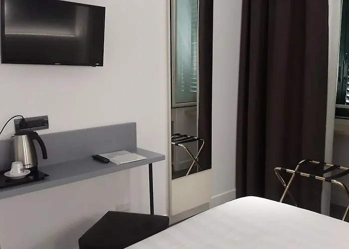 Crosti Hotel 3*