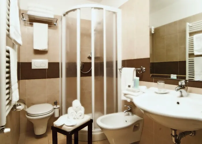 Crosti Hotel 3*