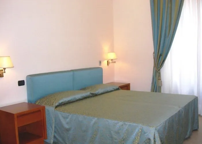 Crosti Hotel