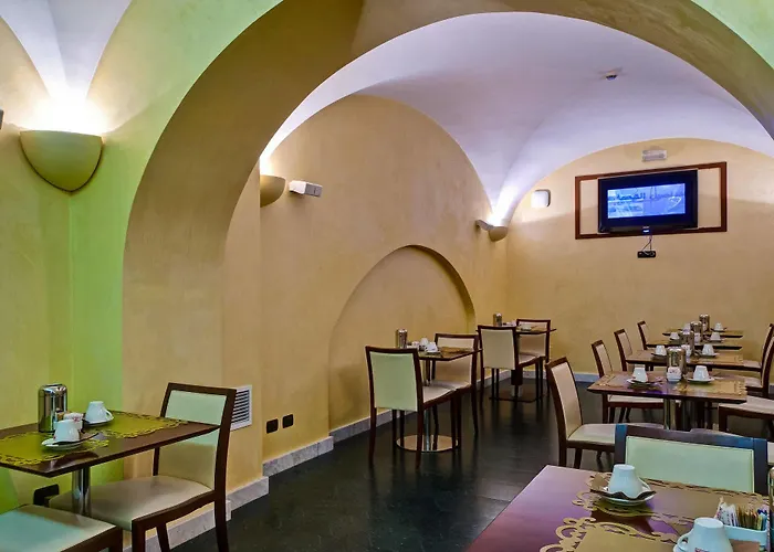 Crosti Hotel 3*